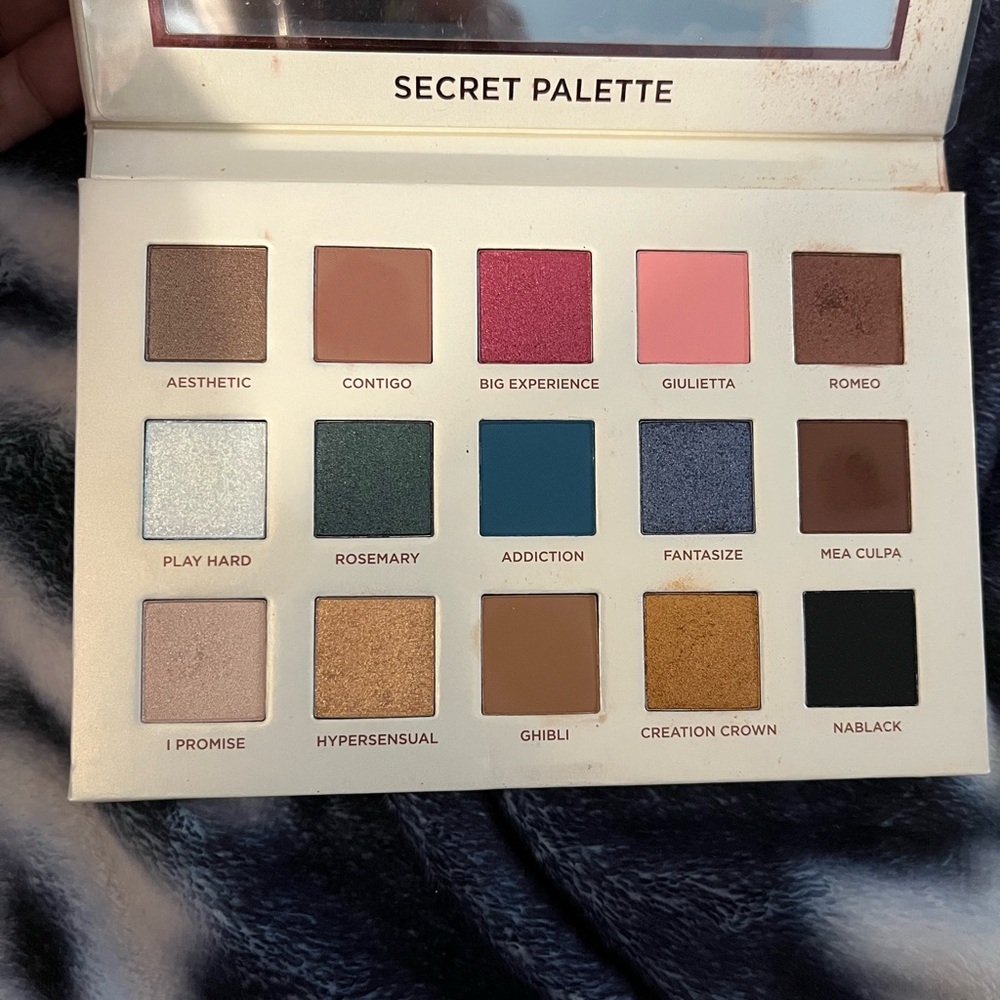 Pink and Blue Eyeshadow Palette with Versatile Shades